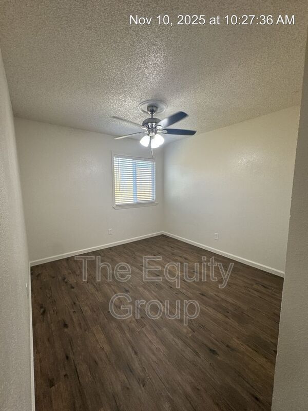 Building Photo - 806 Monarch Cir