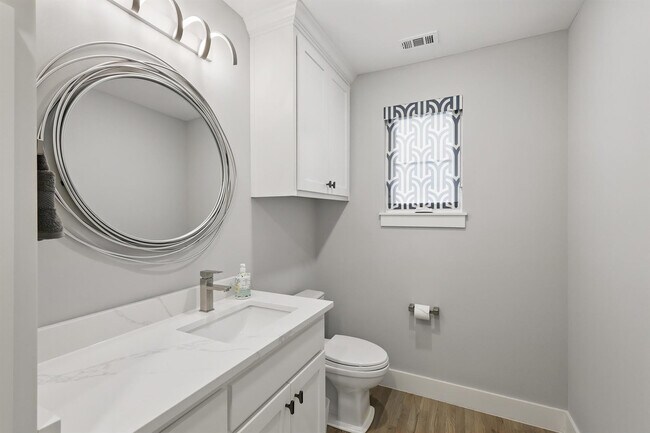 Building Photo - 428 Highwoods Trl