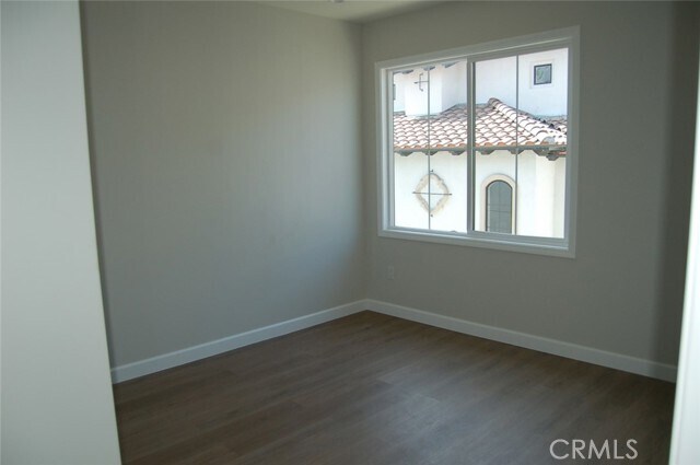 Building Photo - 425 W Duarte Rd