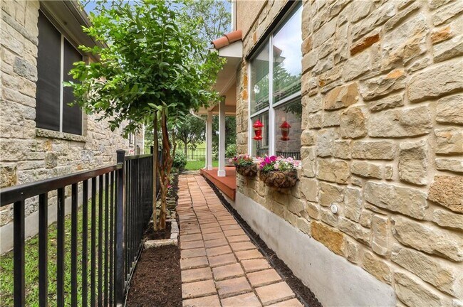 Building Photo - 14512 Broadwinged Hawk Dr