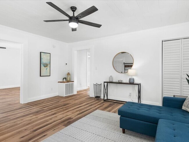 Building Photo - 160 29th St Pl SW