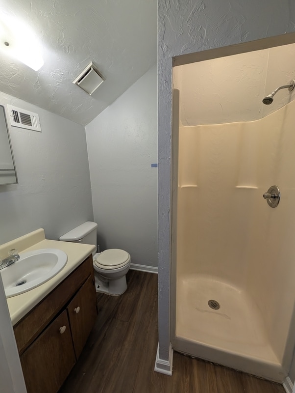 Building Photo - 1257 E Orange Ave