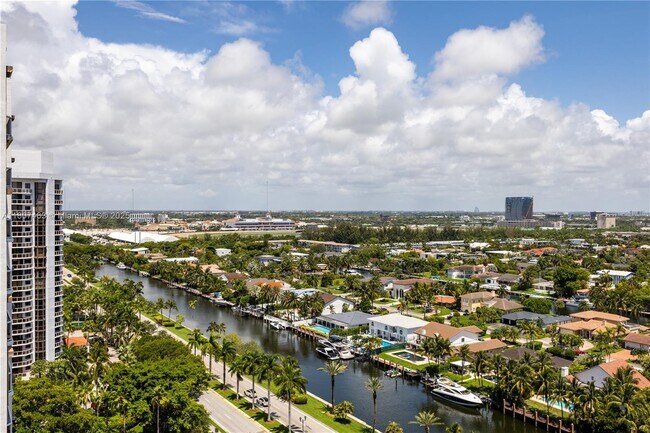 Building Photo - 3640 Yacht Club Dr