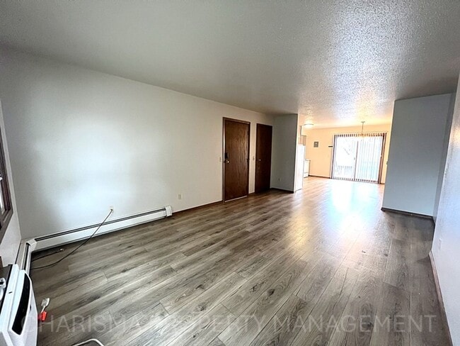 Building Photo - 2 BD - WHEN LOCATION, COMMUNITY AND PRICE ...