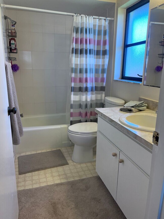 Building Photo - 2BR/2BA Single Family Home in South Venice