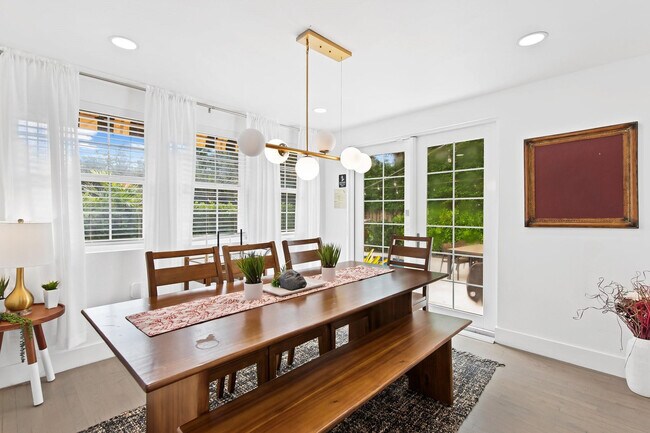 Building Photo - 615 SE 11th Ave