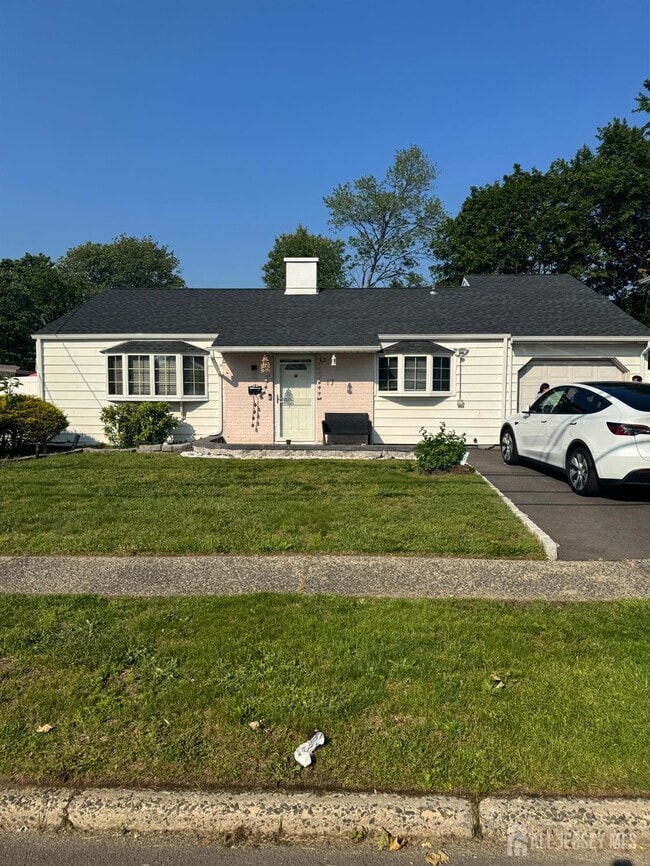 Primary Photo - 17 Raleigh Rd