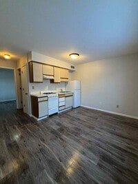 Building Photo - 1610 Tippecanoe Dr