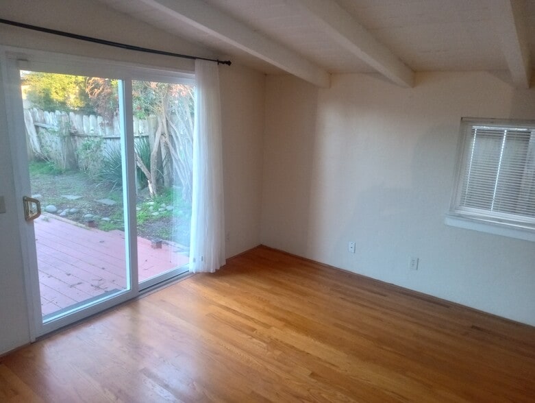 Building Photo - 682 Taylor St