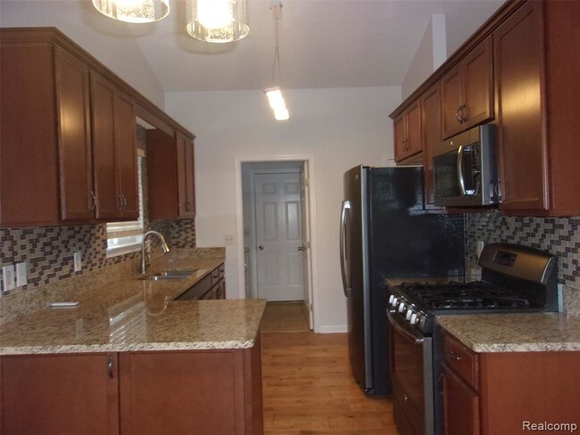 Building Photo - 21749 Lincoln Dr