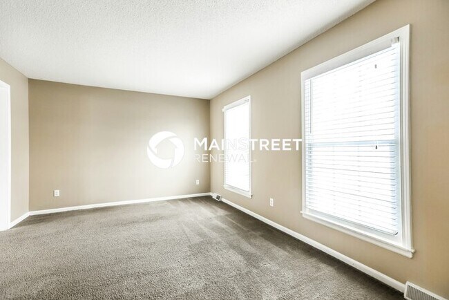 Building Photo - 4 Bedroom Pet-Friendly Home in Shawnee, KS...