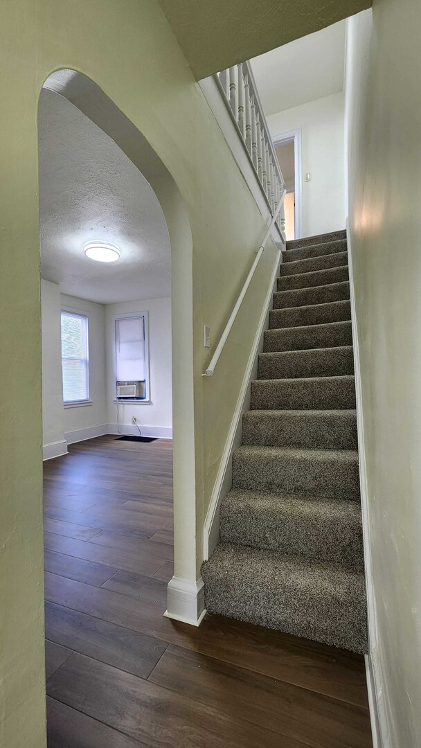 Building Photo - 121 Bausman St
