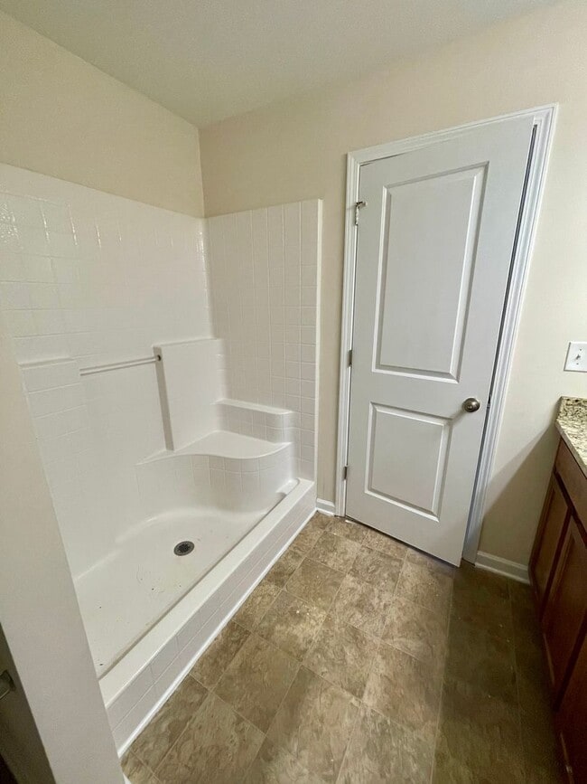 Building Photo - 244 Village Creek Way