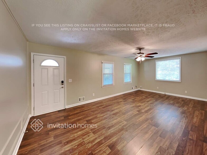 Building Photo - 504 Rivercrest Dr