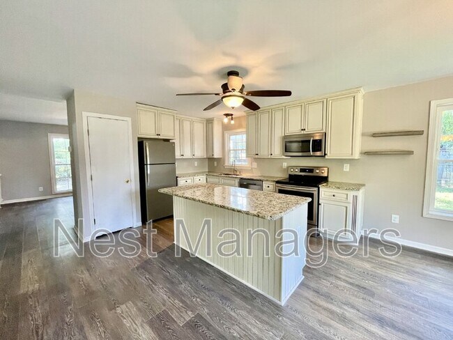 Building Photo - 5651 Dodge Dr