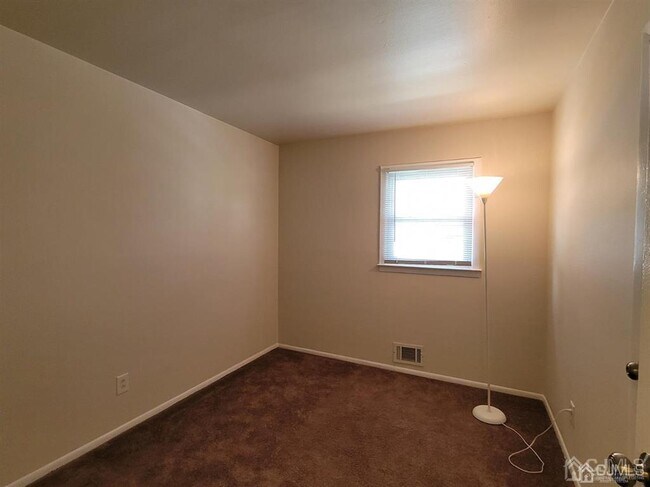 Building Photo - 94 Garfield Ave