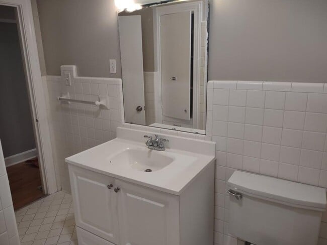 Building Photo - 2 miles from the University of Alabama (4 ...