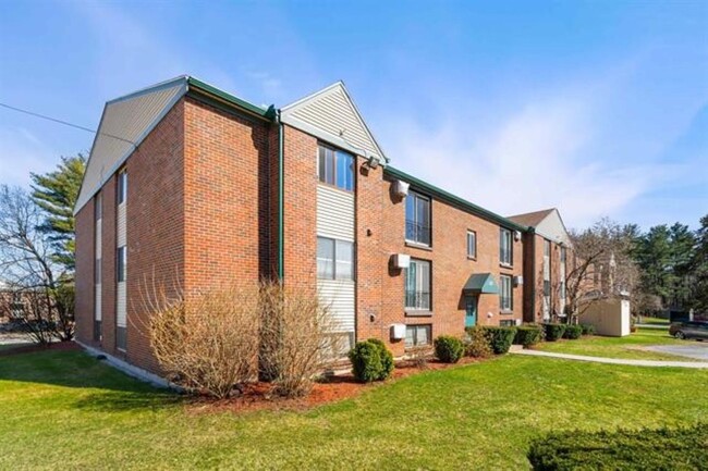 Building Photo - 132 English Village Rd