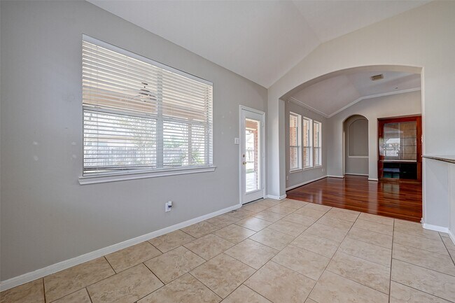 Building Photo - 13922 Normandy Ct