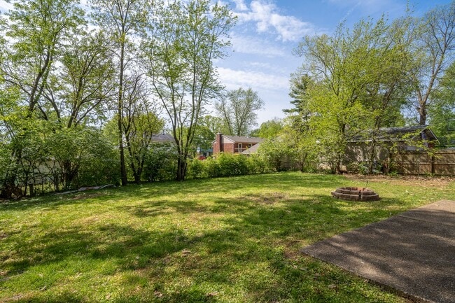 Building Photo - 12506 Liveoak Dr
