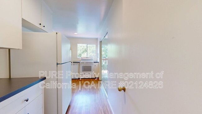 Building Photo - 236 San Carlos Ave