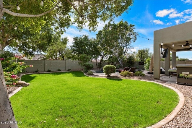 Building Photo - 10559 E Sheena Dr