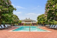 Building Photo - Halstead Centreville