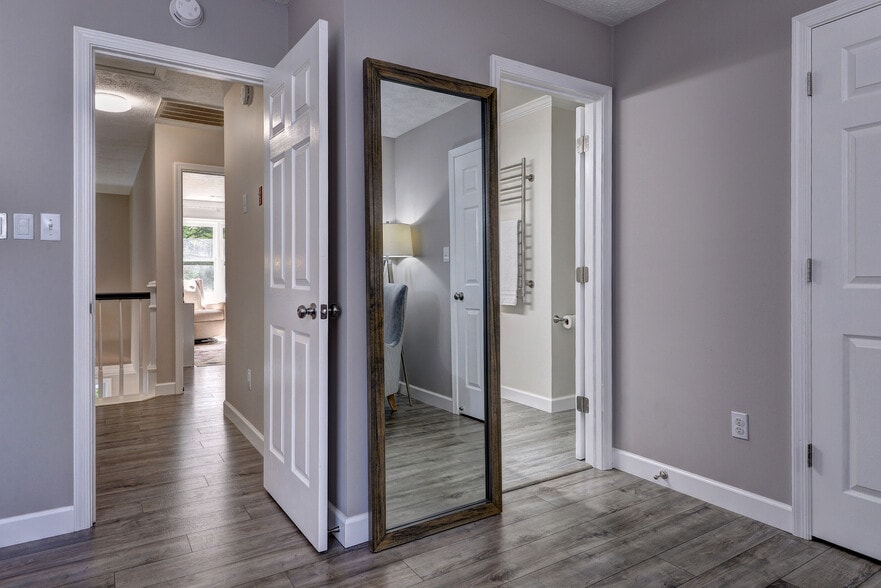Building Photo - 5104 Salisbury Mews