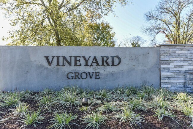 Building Photo - **2022-BUILT TOWNHOME WITH FABULOUS COMMUNITY AMENITIES**