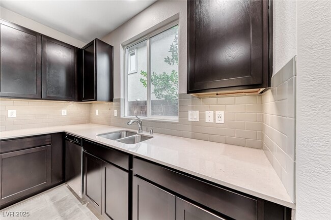 Building Photo - 7012 Pearl Hilltop Ct