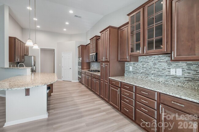 Building Photo - 3048 Arsdale Rd