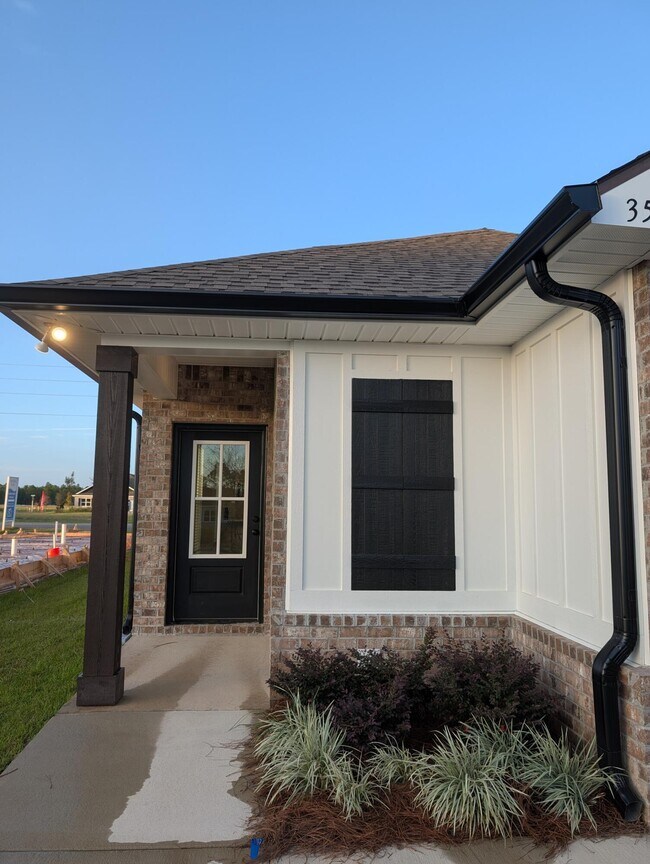 Building Photo - 35 Natureview Wy