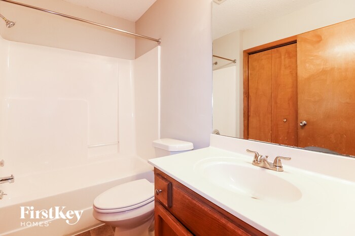 Building Photo - 1216 N Ponca Dr