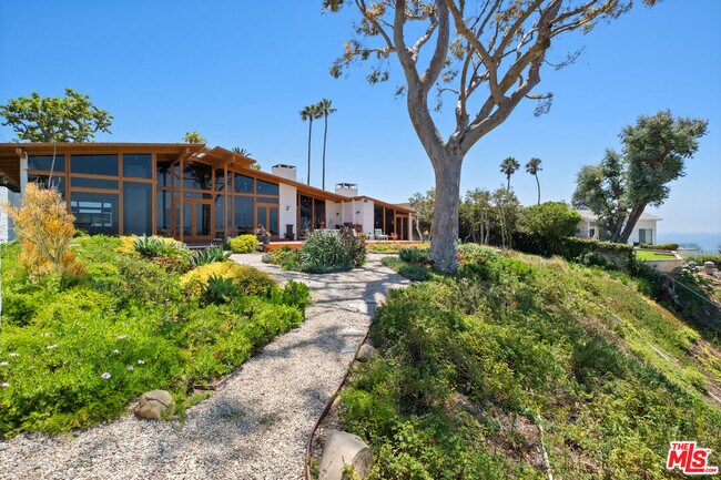 Building Photo - 3909 Sierks Way