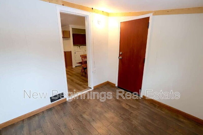 Building Photo - 2028 E Dale St