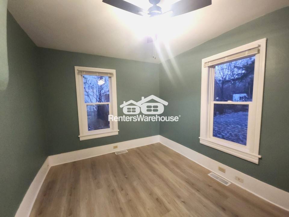 Building Photo - 1426 Douglas St