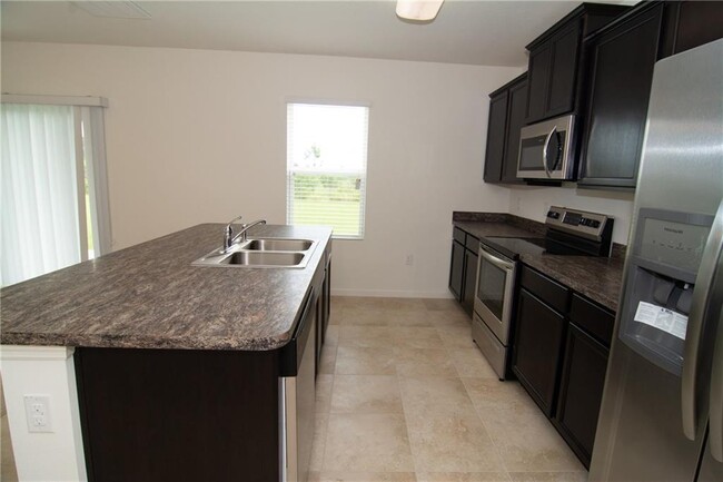 Building Photo - 3116 Yellowstone Cir