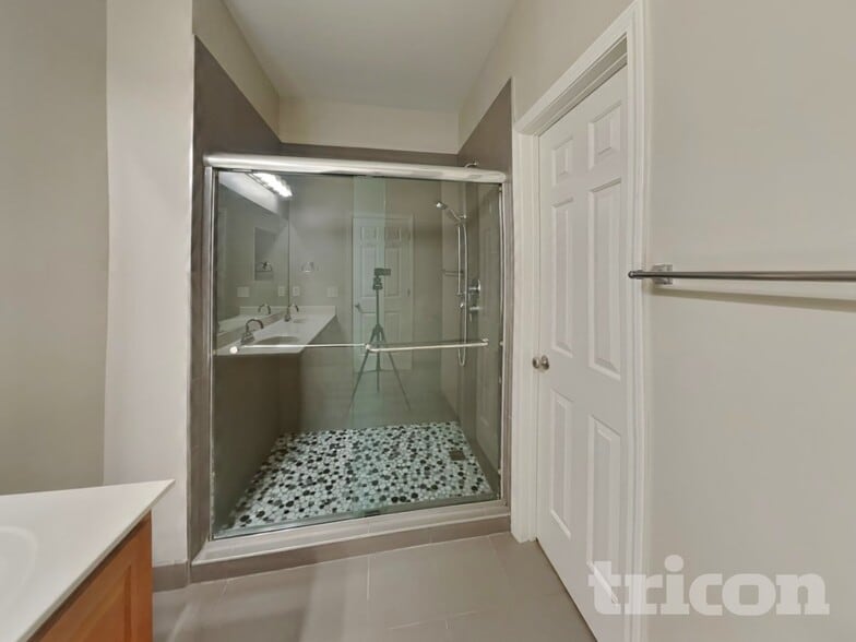 Building Photo - 217 Titans Cir