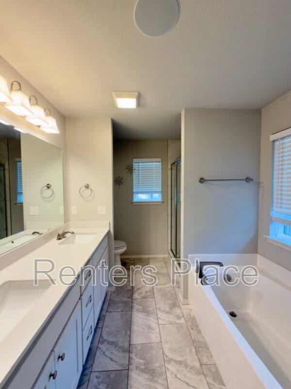 Building Photo - 1402 E New Orleans Pl