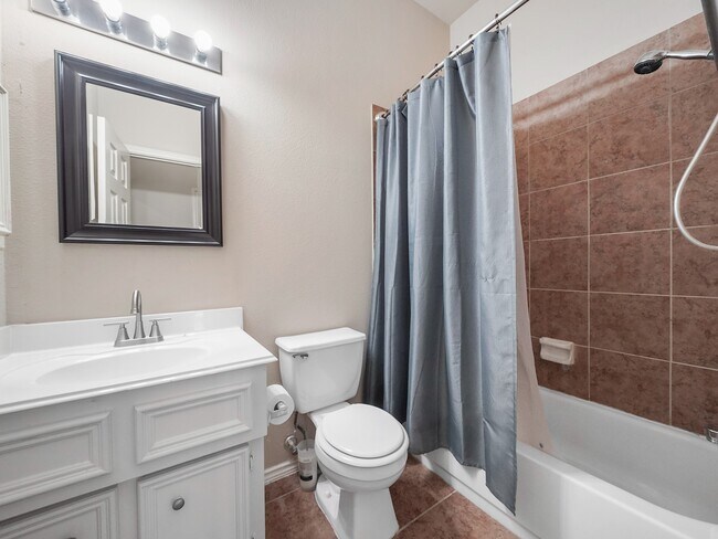 Building Photo - 20110 Emerald Cliff Ln