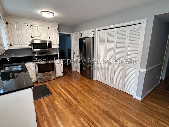 Building Photo - 1825 Red Queen Ct