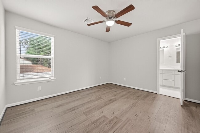 Building Photo - 7739 Antoine Dr