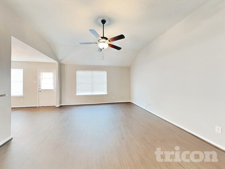 Building Photo - 12230 Scarlet River Dr
