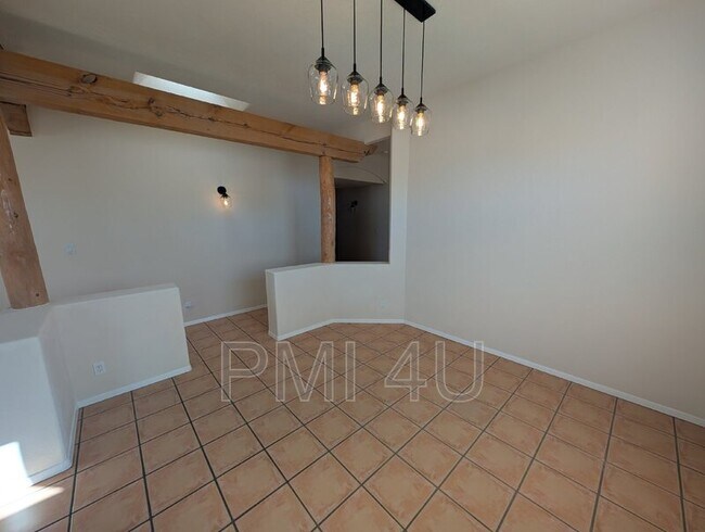 Building Photo - 12612 Carmel Ct NE
