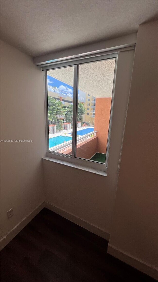 Building Photo - 2775 NE 187th St