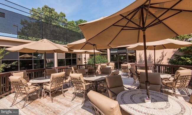 Building Photo - 5902 Mt Eagle Dr