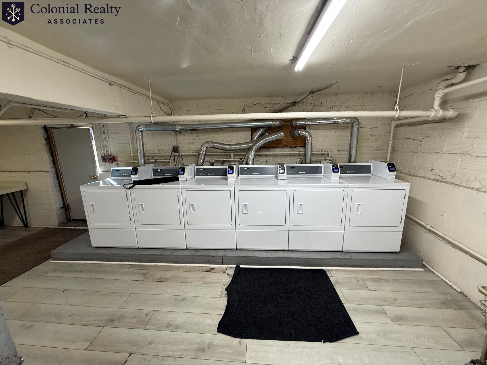 Building Photo - 74 Egmont St