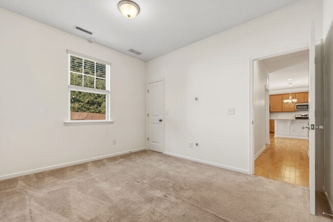Building Photo - 3 Moonbeam Ct