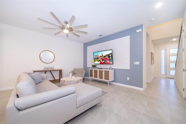 Building Photo - 1852 Tropical Palms Cir