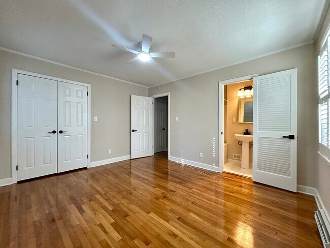 Building Photo - 900 Stanfield Dr